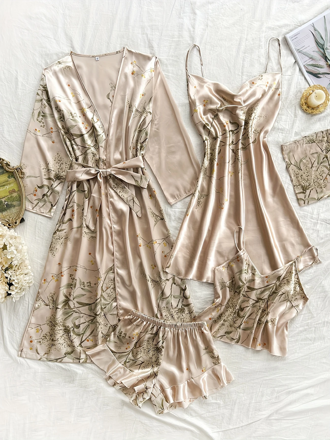 Women’s set of 5 comfortable and breathable nightgowns and pajamas with print for all seasons
